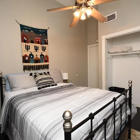 Charming Home Near Iah, Minutes From Malls